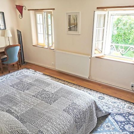 Les Jardins De Camelot Bed & Breakfast Villegouge Luaran gambar