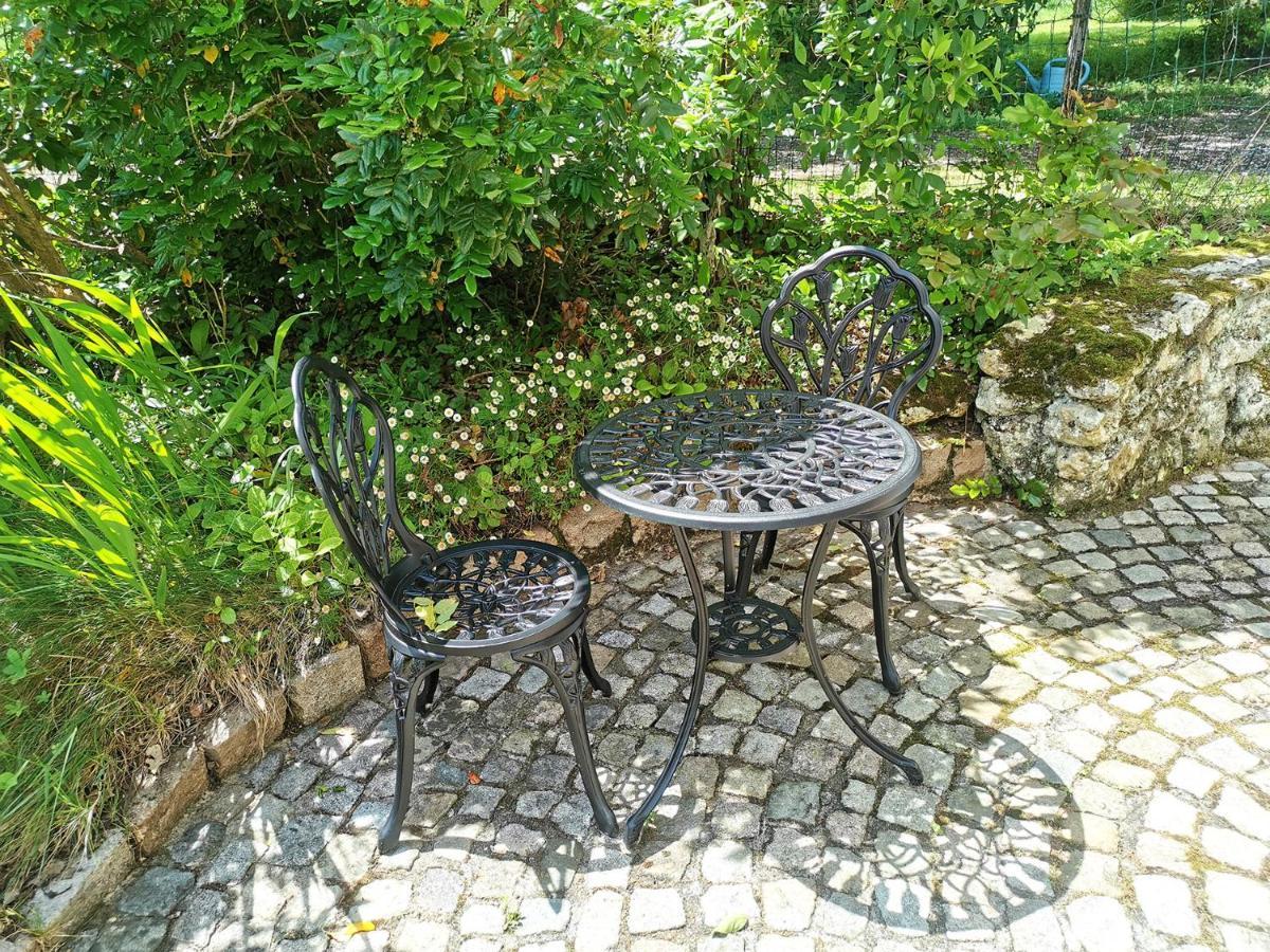 Les Jardins De Camelot Bed & Breakfast Villegouge Luaran gambar