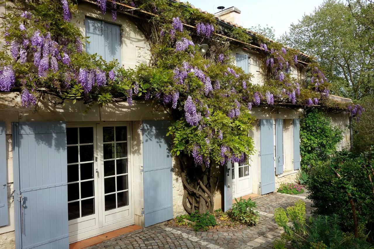 Les Jardins De Camelot Bed & Breakfast Villegouge Luaran gambar