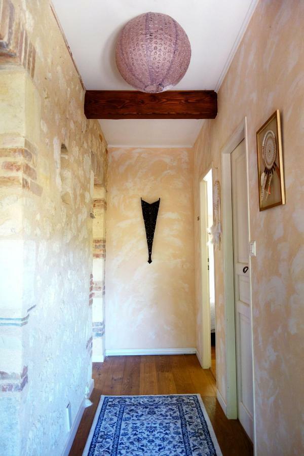 Les Jardins De Camelot Bed & Breakfast Villegouge Luaran gambar